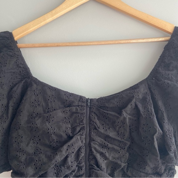 Do + Be Black Eyelet Lace Cropped Top - Picture 7 of 9
